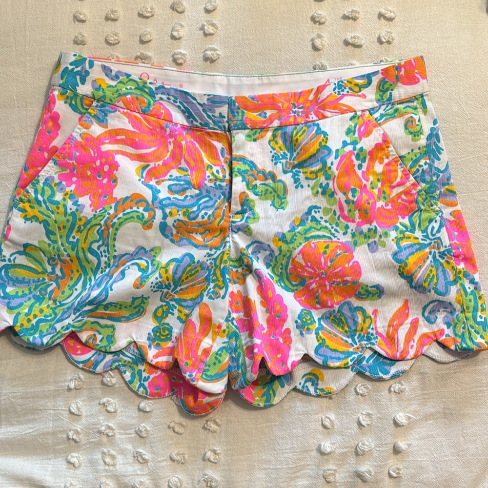 EUC Lilly Pulitzer Buttercup shorts sz 4